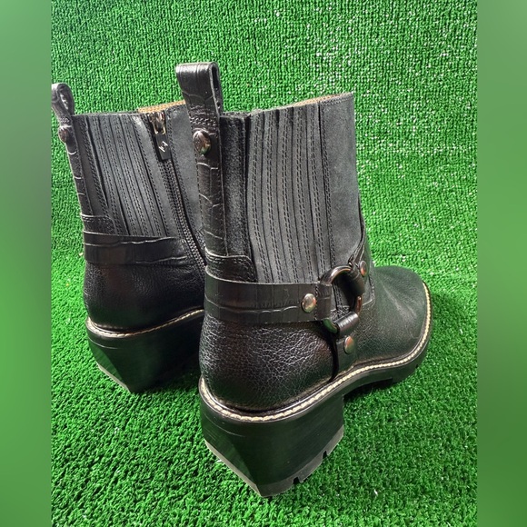 Donald J Pliner Women’s Black Leather Harness Ankle Boots Size 8 - Picture 8 of 16